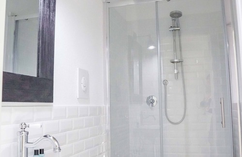 Sant' Ambrogio Apartment | Elegant Art Apartment Black&White Suite in Historic Florence
