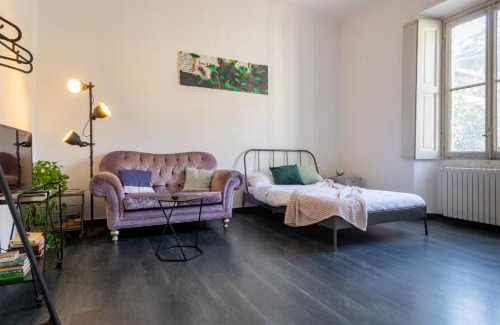 San Vittore Apartment | Stylish Art Apartment in Cadorna Area for 3 Guests