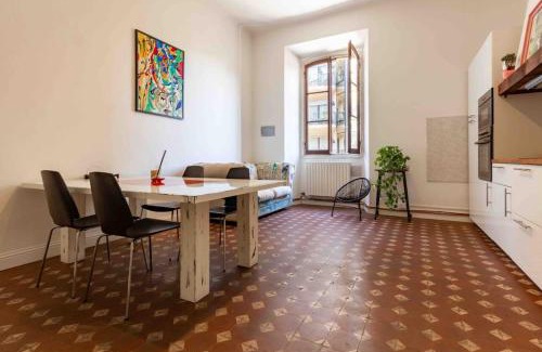 San Vittore Apartment | Stylish Art Apartment in Cadorna Area for 3 Guests