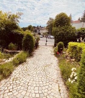 Grinzing Apartment | Discover Art Apartments Sievering: Guest Rated 9.7/10