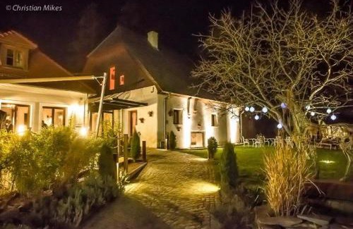 Grinzing Apartment | Guest Rated 9.8: Art Apartments Sievering for Families