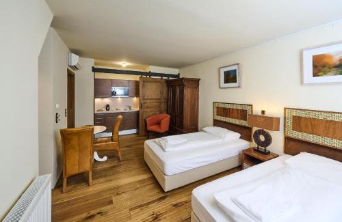 Grinzing Apartment | Guest Rated 9.8: Art Apartments Sievering for Families