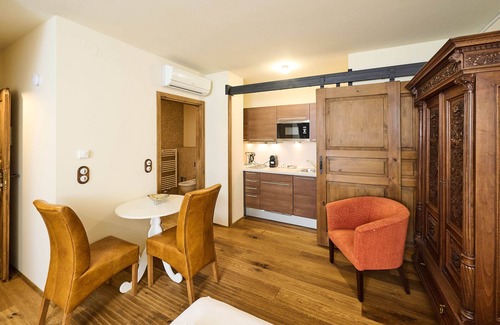 Grinzing Apartment | Cozy Art Apartments Sievering: Family-Friendly Getaway