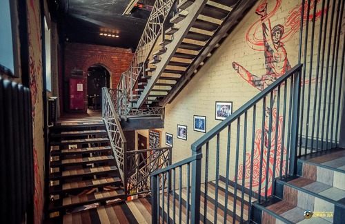 Yaroslavl Historic City Centre Hotel | Inviting Stay at Art Club Kitayskiy Lyotchik Dzhao Da