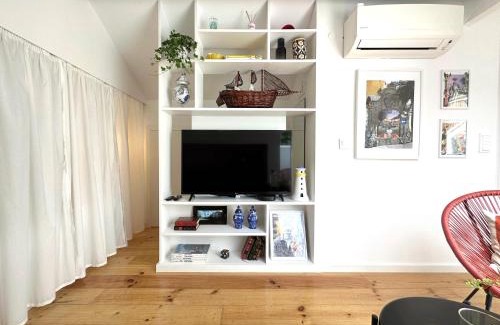Santa Marinha Apartment | Art Cottage with Oceanfront Views in Porto Awaits You!