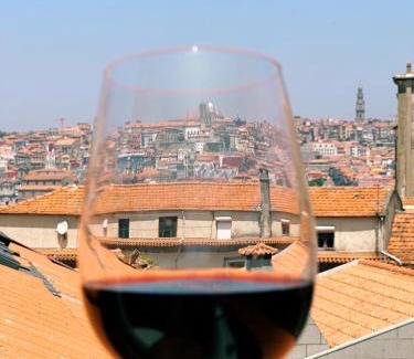 Santa Marinha Apartment | Art Cottage with Oceanfront Views in Porto Awaits You!