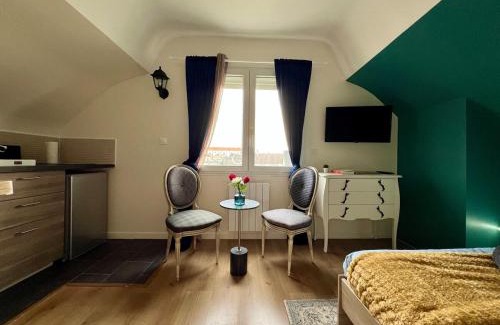 Chatellerault Apartment | Art déco lumineux & confort en plein centre - Studio Paris