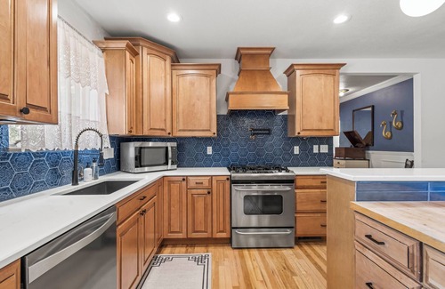 Canon City House | Art Deco House w/Hot Tub and Gym