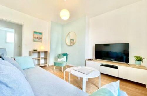 Saint-Nazaire Apartment | Discover St Nazaire - Central Art Déco Hotel with Free Parking