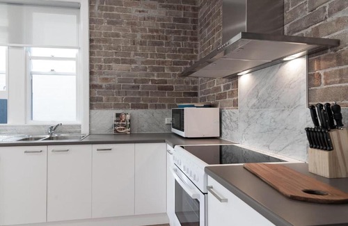 Mosman Apartment | Art Deco Mosman Escape - Family-Friendly Near Balmoral