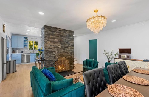 South Salt Lake House | Art Deco Oasis with Pool, Spa & Hot Tub - Rated 10/10