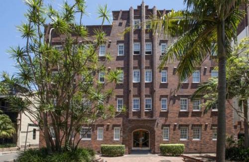 Darlinghurst Apartment | Stylish Art Deco Studio in Darlinghurst for Families
