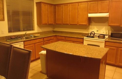 Gilbert House | Discover Art Gallery Corp House in Vista Del Ora Community