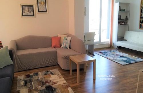 Kazanlak Apartment | Art Gallery Studio: Child-Friendly Getaway Rated 9.4/10