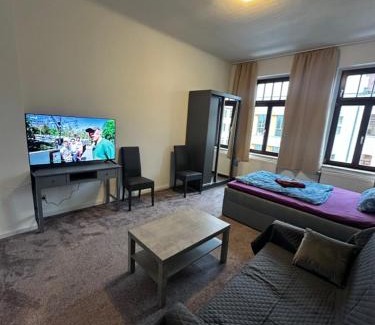 Ost Apartment | Inviting Art-Haus-Leipzig: Family-Friendly Stay Awaits