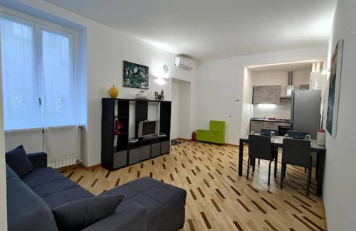 Porta Genova Apartment | Discover Art Home Apartment Navigli: Pet-Friendly Stay
