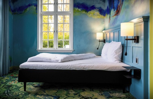 Brande Hotel | Discover Art Hotel Dalgas: Family-Friendly with Pool & Dining