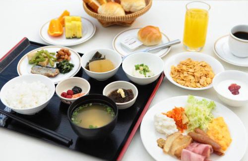 Taketomi-jima Taketomi-cho Resort | Art Hotel Ishigakijima: Family-Friendly with Pool & Hot Tub