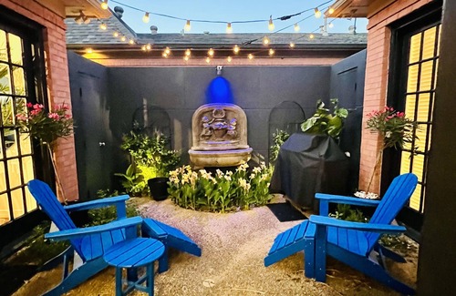 Dallas House | Discover ART HOUSE: 5 Mins from Highland Park Village