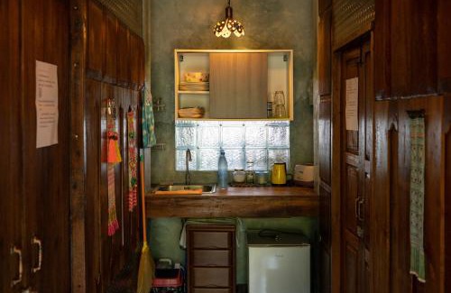 Chiang Dao House | Art House at Chiangdao - Tranquil Lake Retreat with Dining