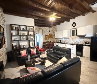 Pagi House | Pet-Friendly Retreat at Art House Pagoi Corfu