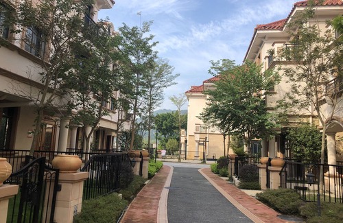 Conghua Villa | Art Life Space: Family-Friendly Stay with Kitchen Amenities