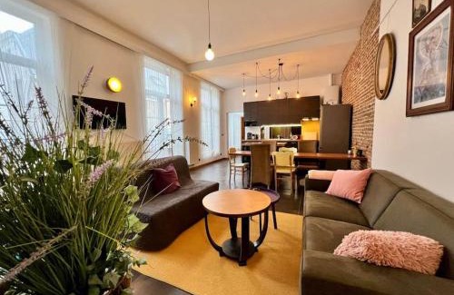 Saint-Laurent Apartment | Relax in Art Loft -Opéra, Saint-Lambert with Family-Friendly Amenities