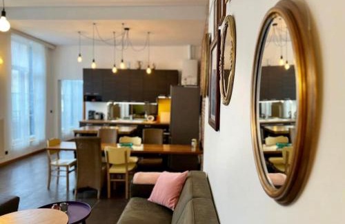 Saint-Laurent Apartment | Relax in Art Loft -Opéra, Saint-Lambert with Family-Friendly Amenities