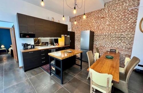 Saint-Laurent Apartment | Relax in Art Loft -Opéra, Saint-Lambert with Family-Friendly Amenities
