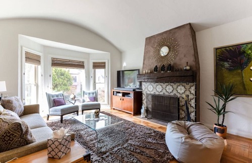 Miraloma Park House | Art & Music Lovers Retreat in Heart of SF with Parking
