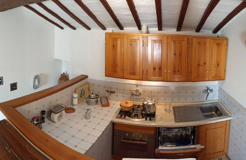 Spello Cottage | Tranquil Escape: Art and Nature at St. Francis Mountain