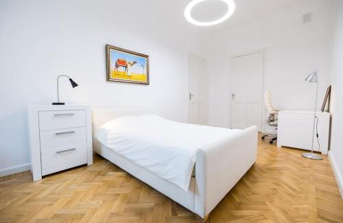Centrs Apartment | Elegant Art Nouveau Residence - Premium Stay for Families