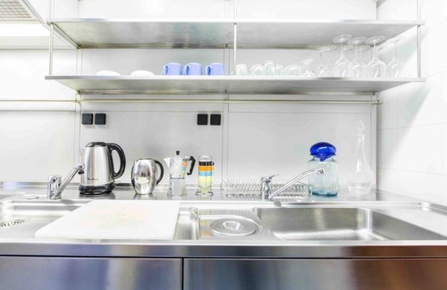 Cannaregio Apartment | Art-Inspired Canal View Apartment with Pet-Friendly Amenities