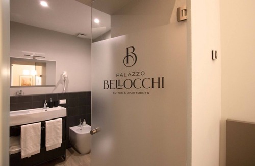 Brindisi Histotic Center House | Stylish Art Suite with Kitchen at Palazzo Bellocchi, Brindisi