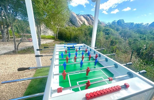 San Teodoro Villa | Art Villa: Oceanfront Bliss with Pool & 9.8 Guest Rating