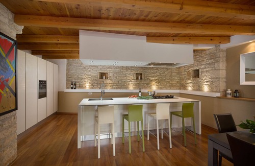 Sorici Villa | Art Villa Retreat with Pool, Pet-Friendly & Family Welcome
