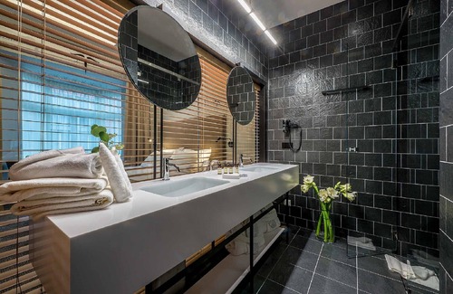 Old Town Hotel | Exceptional Stays at Artagonist Art Hotel - 4-Star Comfort