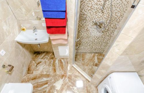Obolon' Apartment | Unforgettable Stay at ARTAL Apartment with Spa Amenities