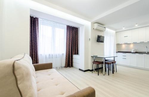 Obolon' Apartment | Stellar ARTAL Apartment on Obolonsky Avenue - Guest Rated 9.7