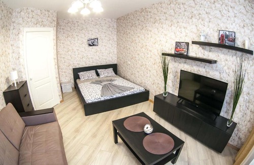 Avtozavodsky City District Apartment | Top-Rated ARTapart на бульваре Южном with Wheelchair Access