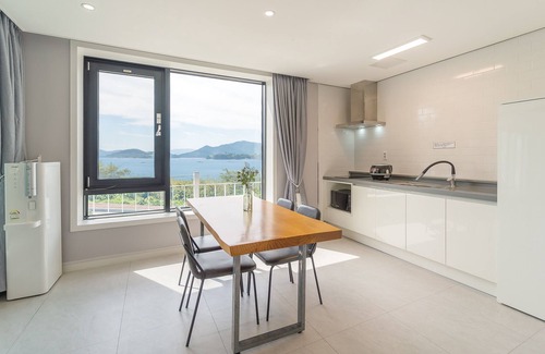Sacheon Apartment | Relax at Arte Resort Spa & Pool Villa with Ocean Views