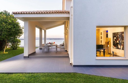 Syracuse Villa | Relax at Artemare: Oceanfront Oasis with Pool Access