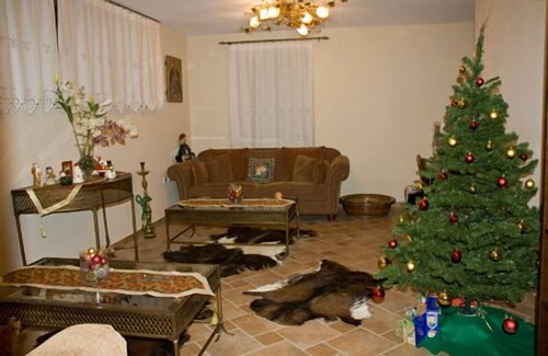 Amfissa House | Discover Artemis Kallisti: Family-Friendly with Pool & Dining