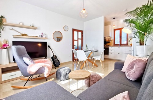 Markovac Apartment | Garden Apartment with Hot Tub, WiFi & Stunning Views