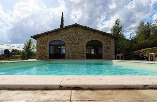 Valfabbrica Apartment | Discover Artemisia at Agriturismo Ca'Mazzetto - Ocean View Retreat