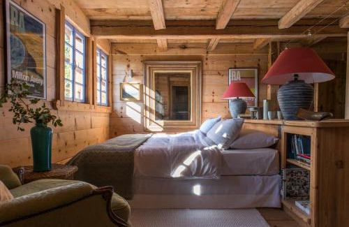 Demi-Quartier Hotel | Arthaus Megève: Guest Rated 10/10 with Family-Friendly Amenities