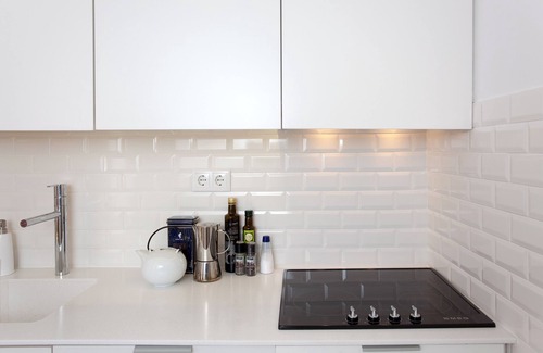 Santos Apartment | Art Lover's Haven: Central Residence with Spa & Breakfast