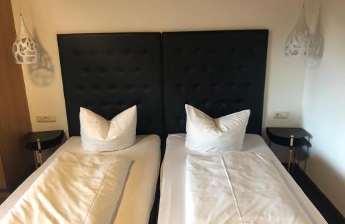 Augustinviertel Hotel | Pet-Friendly Stay at Arthotel Restaurant Pfeffermühle