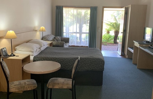 Cowes Hotel | Discover Comfort at Arthur Phillip Motor Inn - Rated 9.4/10