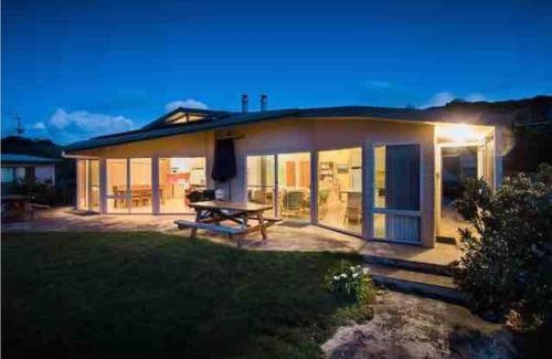 Arthur River House | Pet-Friendly Arthur River Lodge: Perfect for Families & Friends